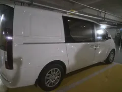 2023 Hyundai Staria Cargo 5-Seater — фото 2