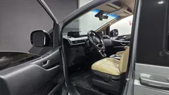 2022 Hyundai Staria Cargo 5-Seater, серебристый — фото 10