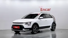 2022 Kia Niro Signature, белый — фото 11