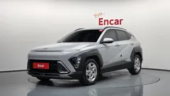 2023 Hyundai Kona Premium, серо-серебристый — фото 1