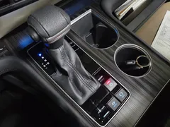 2022 Toyota Sienna 2.5 Hybrid 2WD, белый — фото 9