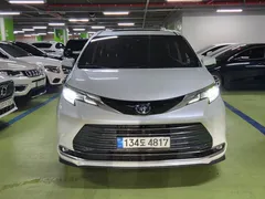 2022 Toyota Sienna 2.5 Hybrid 2WD, белый — фото 12