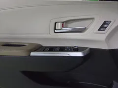 2022 Toyota Sienna 2.5 Hybrid 2WD, белый — фото 20