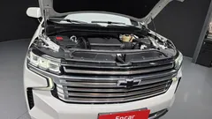 2022 ChevroletGMDaewoo Tahoe 6.2 Dark Knight 4WD, белый — фото 6