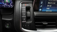 2022 ChevroletGMDaewoo Tahoe 6.2 Dark Knight 4WD, белый — фото 9