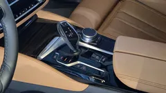 2023 BMW 5-Series 520i Luxury — фото 9