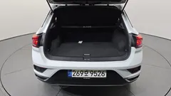 2021 Volkswagen T-Roc 2.0 TDI Premium, белый — фото 17