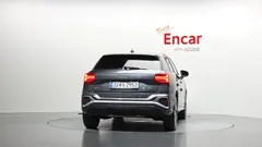 2023 Audi Q2 35 TDI Premium, серый — фото 4