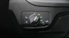 2023 Audi Q2 35 TDI Premium, серый — фото 20