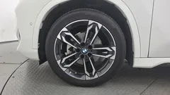 2024 BMW X1 xDrive 20i M Sport, белый — фото 5