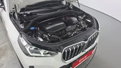 2024 BMW X1 xDrive 20i M Sport, белый — фото 6