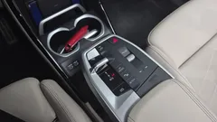 2024 BMW X1 xDrive 20i M Sport, белый — фото 9