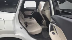 2024 BMW X1 xDrive 20i M Sport, белый — фото 11