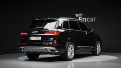 2021 Audi Q7 45 TDI Quattro Premium, чёрный — фото 2