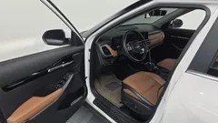 2023 Kia Seltos Gasoline 1.6 Turbo 2WD, белый — фото 10