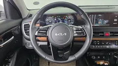 2023 Kia Seltos Gasoline 1.6 Turbo 2WD, белый — фото 13