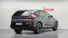 2023 BMW XM 4.4, серый — фото 2
