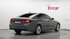 2022 BMW 5-Series 520i Luxury — фото 2