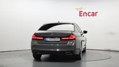 2022 BMW 5-Series 520i Luxury — фото 4