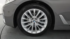 2022 BMW 5-Series 520i Luxury — фото 5