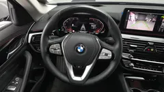 2022 BMW 5-Series 520i Luxury — фото 14