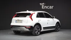 2022 Kia Niro Signature — фото 2