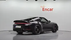 2023 Porsche 911 Targa 4 GTS, чёрный — фото 2