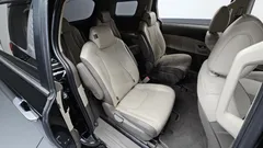 2023 Kia Carnival Diesel 9-Seater Prestige — фото 11