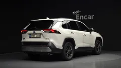 2022 Toyota RAV4 2.5 4WD Hybrid, белый — фото 2