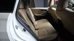 2022 Toyota RAV4 2.5 4WD Hybrid, белый — фото 12