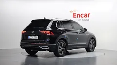 2022 Volkswagen Tiguan 2.0 TDI Premium, чёрный — фото 2