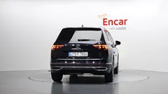 2022 Volkswagen Tiguan 2.0 TDI Premium, чёрный — фото 4