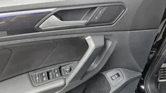 2022 Volkswagen Tiguan 2.0 TDI Premium, чёрный — фото 17