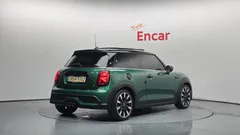2022 Mini Cooper Classic — фото 2
