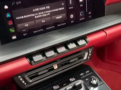 2022 Porsche 911 Carrera 4 GTS — фото 18