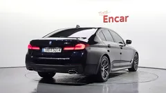 2022 BMW 5-Series 520i M Sport — фото 2