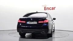 2022 BMW 5-Series 520i M Sport — фото 4
