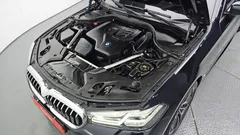 2022 BMW 5-Series 520i M Sport — фото 6