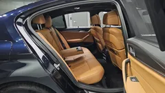 2022 BMW 5-Series 520i M Sport — фото 11