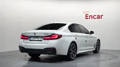 2022 BMW 5-Series 530i M Sport Package — фото 2