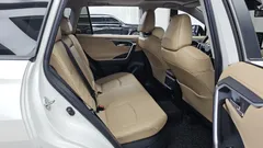 2022 Toyota RAV4 2.5 4WD Hybrid, белый — фото 12