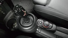2022 Mini Cooper 5-Door Classic Plus — фото 9