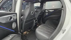 2023 BMW XM 4.4, белый — фото 12