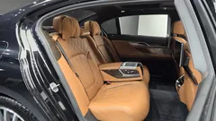2022 BMW 7-Series 740Li xDrive Design Pure Excellence — фото 11