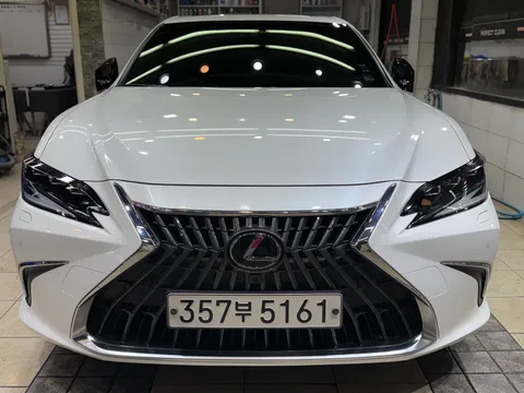 2023 Lexus ES Executive