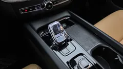 2024 Volvo XC60 B5 Ultimate Bright, чёрный — фото 9