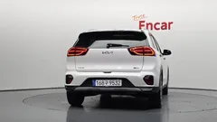 2022 Kia Niro 1.6 HEV, белый — фото 4