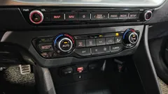 2022 Kia Niro 1.6 HEV, белый — фото 16