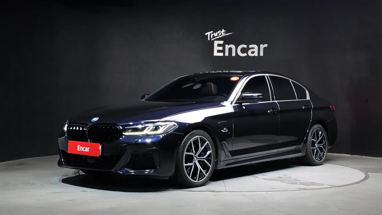 2023 BMW 5-Series 530e M Sport