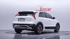 2022 Kia Niro Signature, белый — фото 2